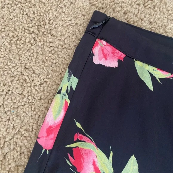 Floral Satin Ruffle Short - Picture 7 of 10